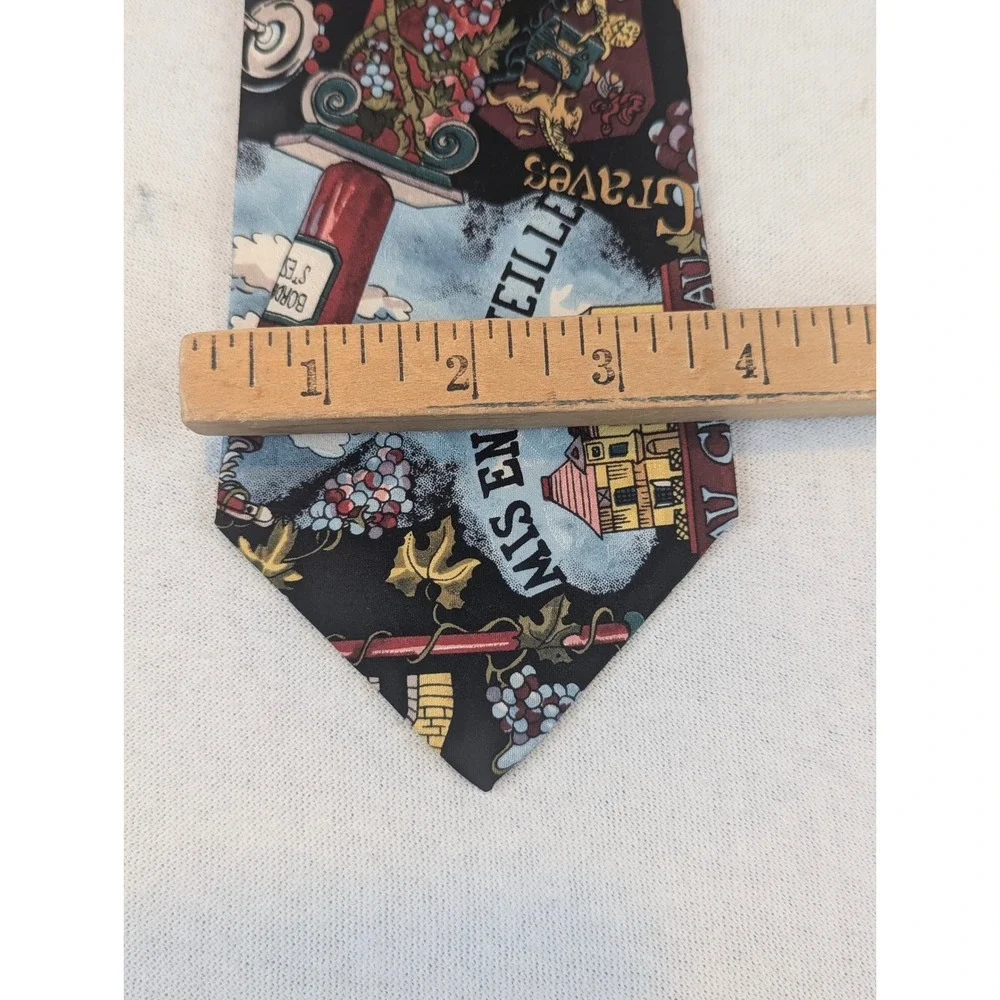 Nicole Miller 1993 Vintage Silk Tie Bordeaux Wine Grapes Novelty Print Mens 1520